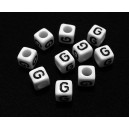 MALCA6*6mm-G - Margele acril litera G cub alb 6*6mm