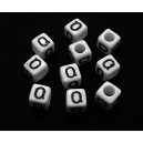 MALCA6*6mm-Q - Margele acril litera Q cub alb 6*6mm