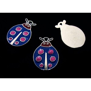 https://www.deida.ro/14890-21291-thickbox/cp565-charm-argintiu-inchis-buburuza-email-albastru-22516mm.jpg