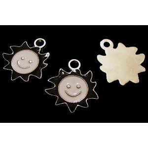 https://www.deida.ro/14895-21297-thickbox/cp570-a-charm-argintiu-inchis-soare-smiley-email-negru-2422mm.jpg