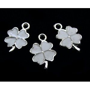 https://www.deida.ro/14936-21337-thickbox/cp578-e-charm-argintiu-inchis-trifoi-email-alb-1912mm-stoc-limitat.jpg