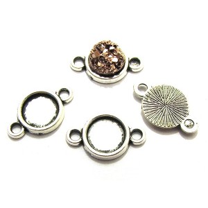 https://www.deida.ro/15235-21680-thickbox/co309-conector-baza-cabochon-argintiu-antic-1711mm-8mm.jpg