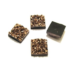 https://www.deida.ro/15263-21707-thickbox/crs77-cabochon-rasina-druzy-caisa-1212mm.jpg