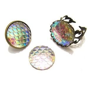 https://www.deida.ro/15432-21907-thickbox/crs89-cabochon-rasina-solzi-sirena-clear-efect-ab-18mm-.jpg