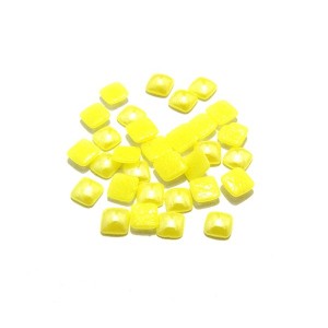https://www.deida.ro/16411-23075-thickbox/cscp-p4-54-5mm-22-10-buc-cabochon-sticla-patrat-galben-lamaie-perlat-1010mm-stoc-limitat.jpg