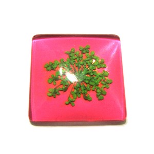 https://www.deida.ro/19428-26450-thickbox/disponibil-1-bucata-csfu25mm-40-cabochon-sticla-flori-uscate-25mm.jpg
