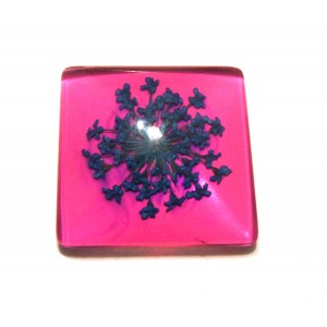 https://www.deida.ro/19439-26461-thickbox/disponibil-1-bucata-csfu25mm-40-cabochon-sticla-flori-uscate-25mm.jpg