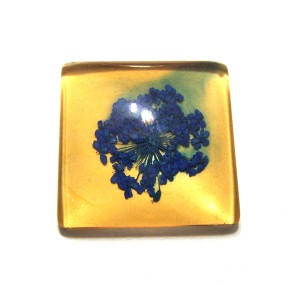 https://www.deida.ro/19445-26467-thickbox/disponibil-1-bucata-csfu25mm-40-cabochon-sticla-flori-uscate-25mm.jpg