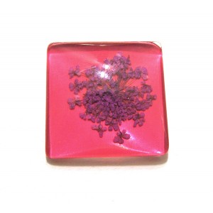 https://www.deida.ro/19467-26489-thickbox/disponibil-1-bucata-csfu25mm-40-cabochon-sticla-flori-uscate-25mm.jpg