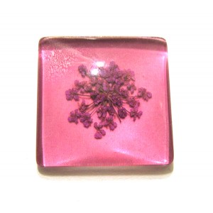 https://www.deida.ro/19468-26490-thickbox/disponibil-1-bucata-csfu25mm-40-cabochon-sticla-flori-uscate-25mm.jpg