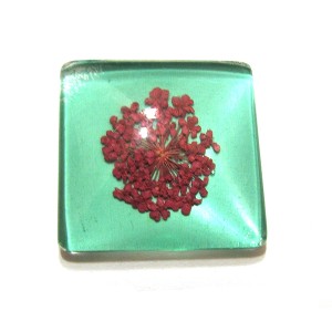 https://www.deida.ro/19474-26496-thickbox/disponibil-1-bucata-csfu25mm-40-cabochon-sticla-flori-uscate-25mm.jpg