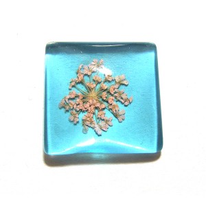 https://www.deida.ro/19494-26516-thickbox/disponibil-1-bucata-csfu25mm-40-cabochon-sticla-flori-uscate-25mm.jpg