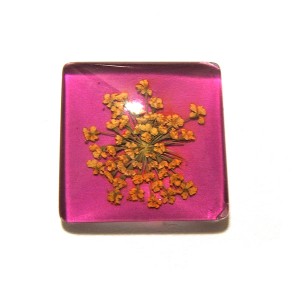 https://www.deida.ro/19510-26532-thickbox/disponibil-1-bucata-csfu25mm-40-cabochon-sticla-flori-uscate-25mm.jpg