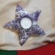 Suport lumanare steluta mov cu zapada si glitter argintiu 15cm