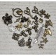 DISPONIBIL 1 SET - MX594 - (24 buc.) Mixt charmuri bronz antic