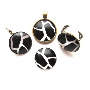 https://www.deida.ro/3561-5119-thickbox/cabochon-sticla-model-alb-si-negru-25mm.jpg