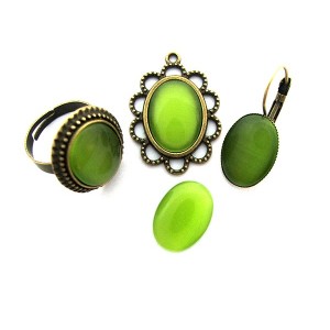 https://www.deida.ro/5173-7547-thickbox/cabochon-sticla-cat-eye-verde-crud-1813mm.jpg