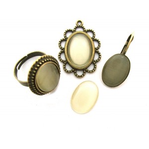 https://www.deida.ro/5197-7597-thickbox/cabochon-sticla-cat-eye-alb-galbui-1813mm.jpg