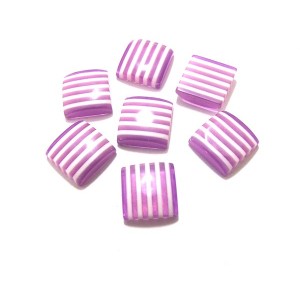 https://www.deida.ro/8242-11663-thickbox/crd1010-24-cabochon-rasina-dungi-mov-si-albe-108mm-stoc-limitat.jpg