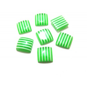 https://www.deida.ro/8243-11664-thickbox/crd1010-25-cabochon-rasina-dungi-verde-crud-si-albe-108mm-stoc-limitat.jpg