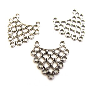 https://www.deida.ro/8491-11971-thickbox/ch57-chandelier-triunghi-argintiu-antic-235235mm.jpg