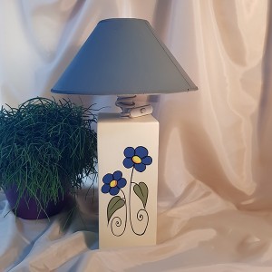 https://www.deida.ro/962-35267-thickbox/veioza-ceramica-flori-albastre-261111cm.jpg