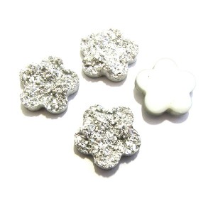 https://www.deida.ro/9984-14273-thickbox/crs20-cabochon-rasina-druzy-floare-argintie-20mm.jpg